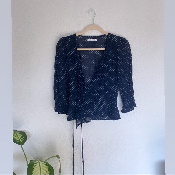 Reformation v-neck wrap top - Picture 4 of 7
